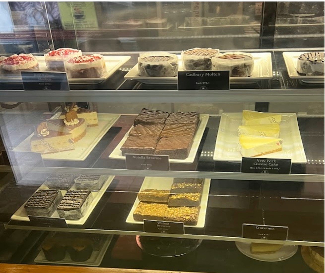 Glass cake case with Cadbury Molten, Nutella Brownie and New York Cheese Cake